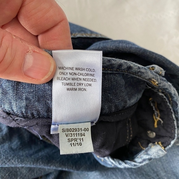 Banana Republic Factory Women's Medium Wash Denim Bermuda Walking Shorts 30/10 - Picture 7 of 12